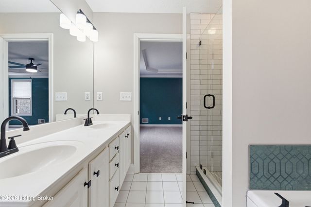 4204 Marseille Dr, Louisville, KY 40272