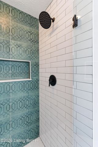 4204 Marseille Dr, Louisville, KY 40272