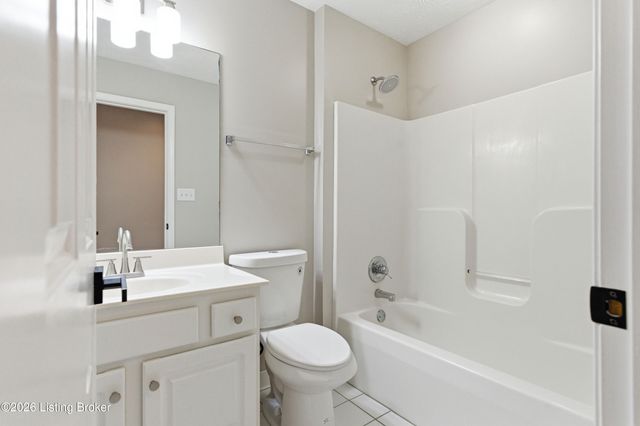 4204 Marseille Dr, Louisville, KY 40272