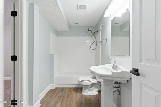 4204 Marseille Dr, Louisville, KY 40272