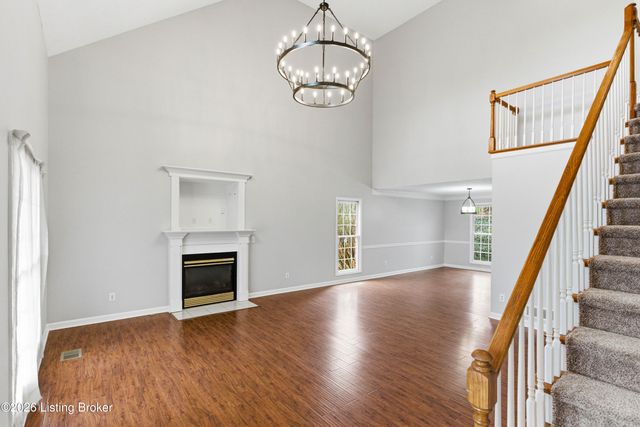 4204 Marseille Dr, Louisville, KY 40272