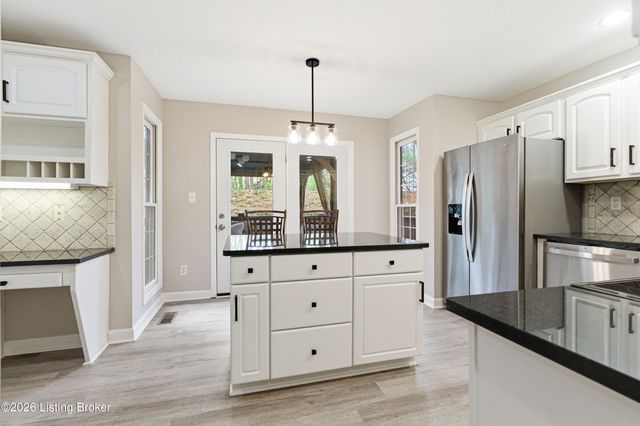 4204 Marseille Dr, Louisville, KY 40272