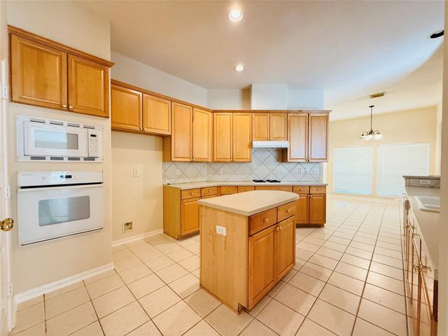 103 Greenridge Circle, League City, TX 77573