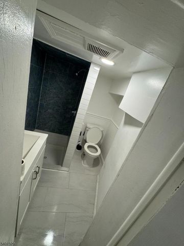 99 Cutler St, Newark City, NJ 07104