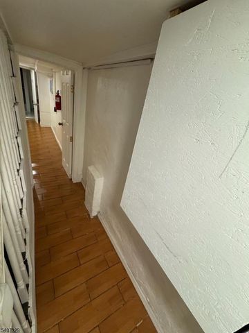 99 Cutler St, Newark City, NJ 07104