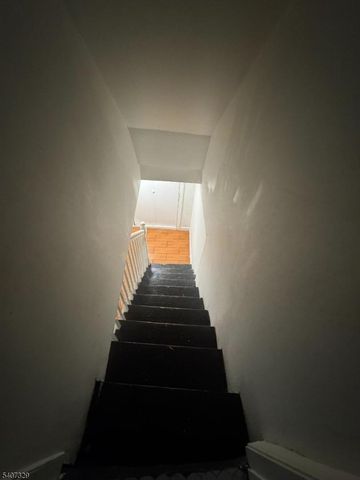 99 Cutler St, Newark City, NJ 07104