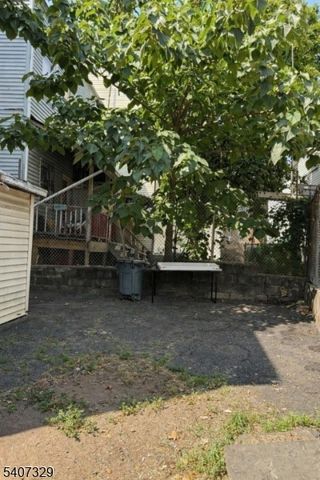 99 Cutler St, Newark City, NJ 07104