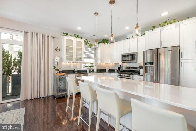 2069 CASE RD, Baltimore, MD 21222