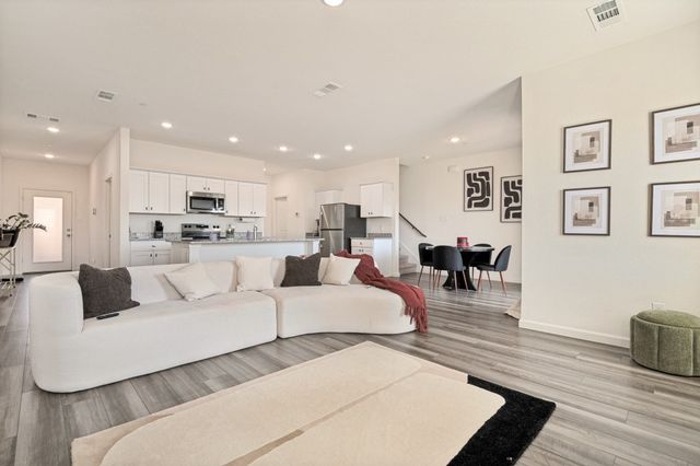 237 Berthe Court, Cedar Hill, TX 75104
