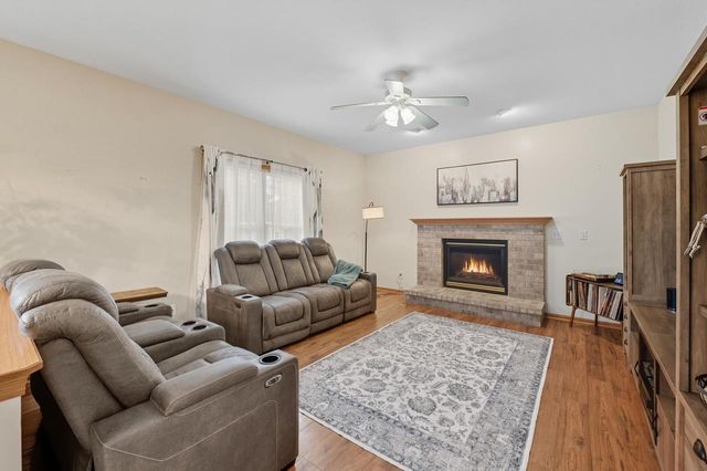 2605 Emslie DRIVE, Waukesha, WI 53188