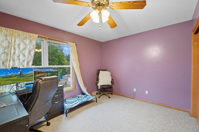 2605 Emslie DRIVE, Waukesha, WI 53188