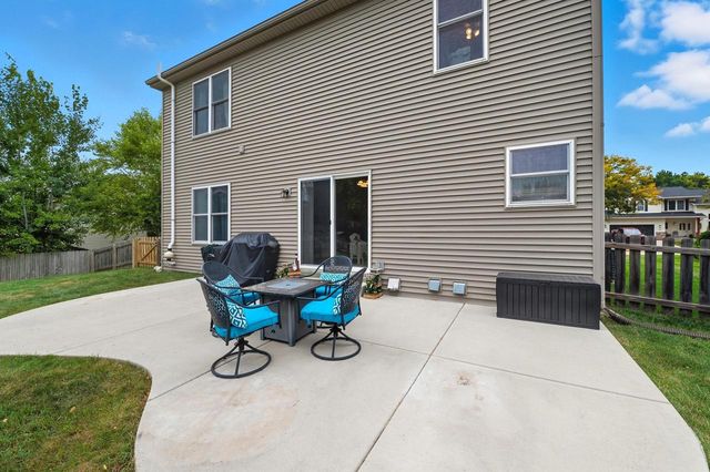 2605 Emslie DRIVE, Waukesha, WI 53188