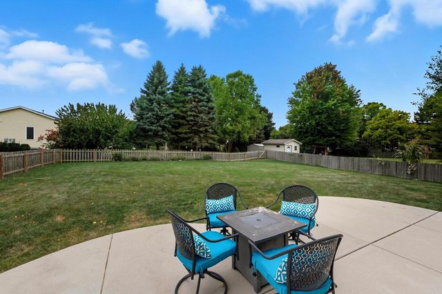 2605 Emslie DRIVE, Waukesha, WI 53188