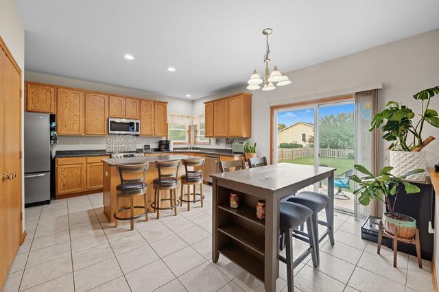 2605 Emslie DRIVE, Waukesha, WI 53188