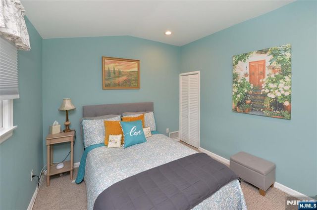 10-06 Essex Place, Fair Lawn, NJ 07410