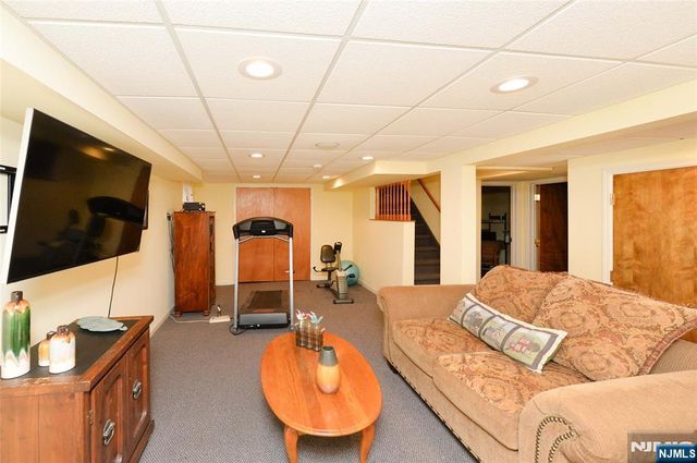 10-06 Essex Place, Fair Lawn, NJ 07410