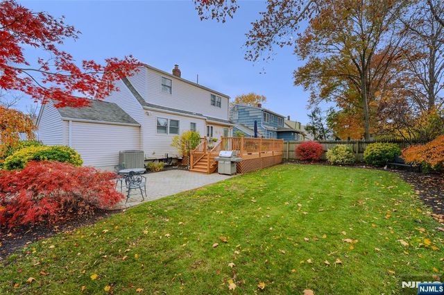 10-06 Essex Place, Fair Lawn, NJ 07410