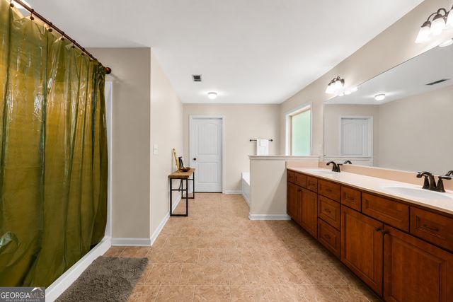 105 Renae Lane, Hogansville, GA 30230