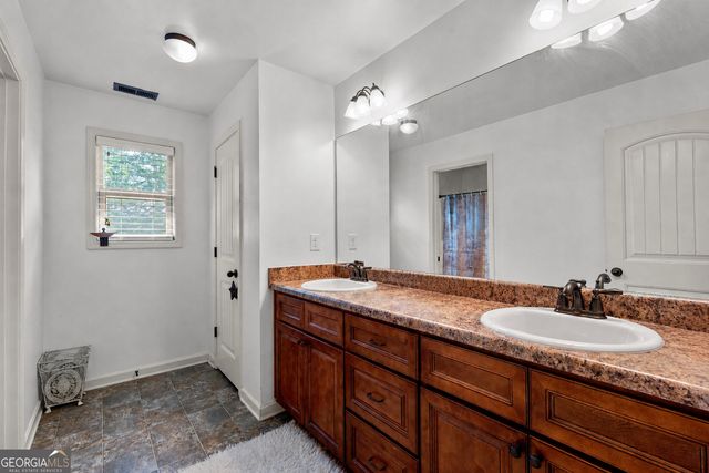 105 Renae Lane, Hogansville, GA 30230