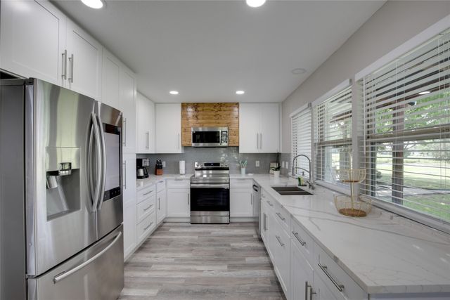 8862 County Road 4028, Kemp, TX 75143