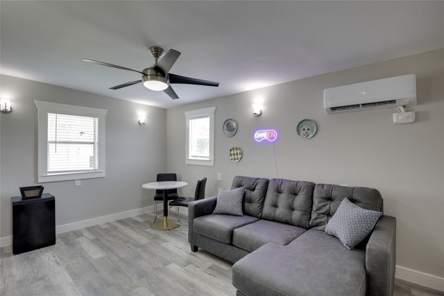 8862 County Road 4028, Kemp, TX 75143