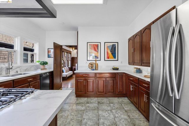 3107 Central Ave, Alameda, CA 94501