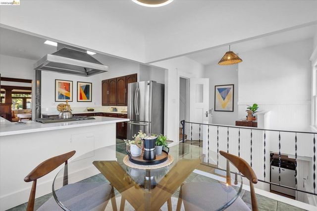 3107 Central Ave, Alameda, CA 94501