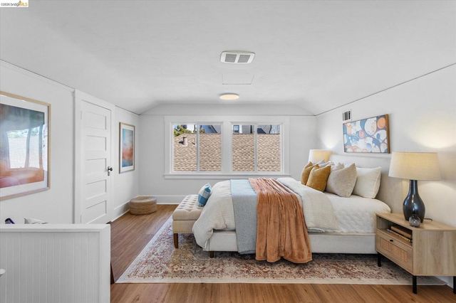 3107 Central Ave, Alameda, CA 94501