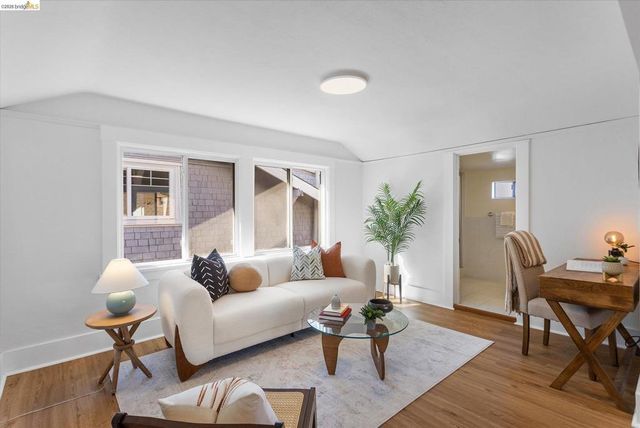 3107 Central Ave, Alameda, CA 94501