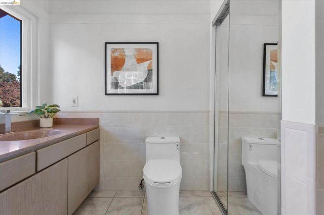 3107 Central Ave, Alameda, CA 94501