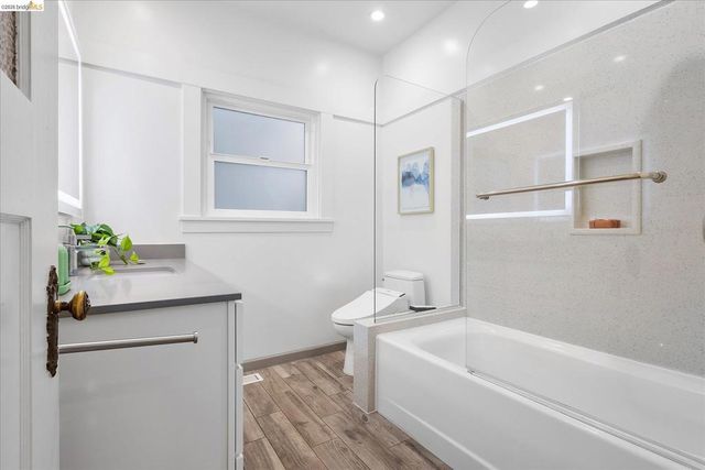 3107 Central Ave, Alameda, CA 94501