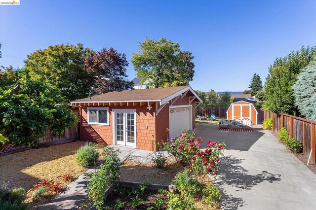 3107 Central Ave, Alameda, CA 94501