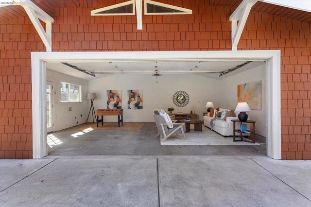 3107 Central Ave, Alameda, CA 94501