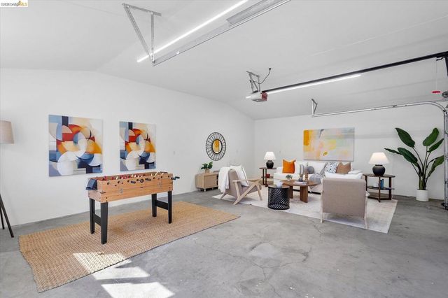 3107 Central Ave, Alameda, CA 94501