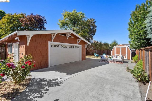 3107 Central Ave, Alameda, CA 94501
