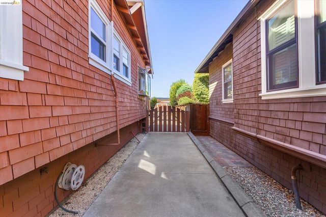 3107 Central Ave, Alameda, CA 94501