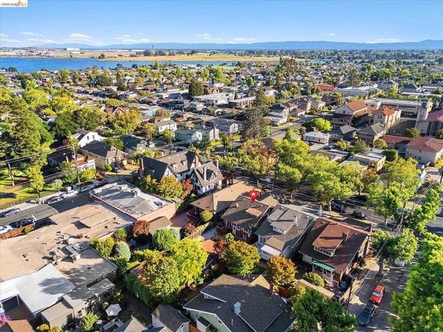 3107 Central Ave, Alameda, CA 94501