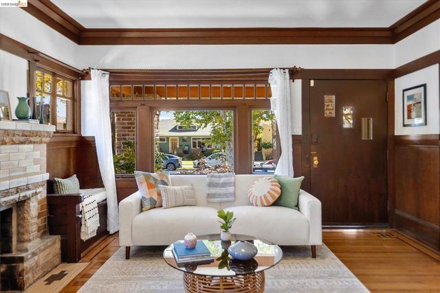 3107 Central Ave, Alameda, CA 94501