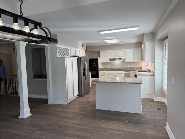 4 W 127th Street, Kansas City, MO 64145