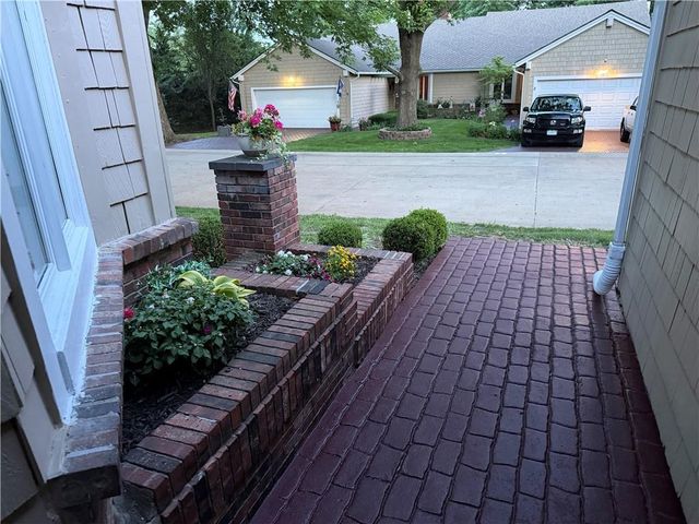 4 W 127th Street, Kansas City, MO 64145