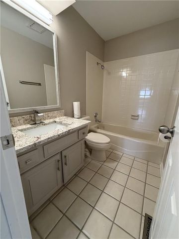 4 W 127th Street, Kansas City, MO 64145