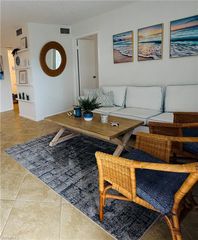 3250 10th ST N C8, Naples, FL 34103