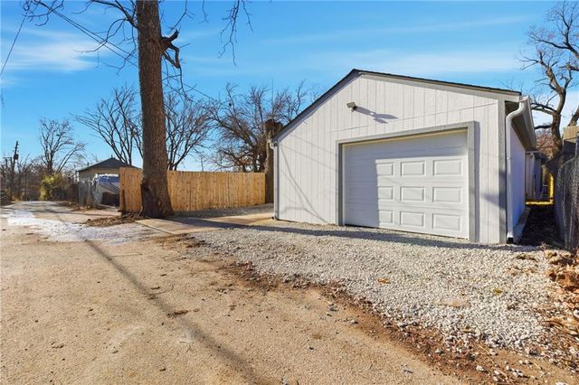 2315 Brighton Avenue, Kansas City, MO 64127