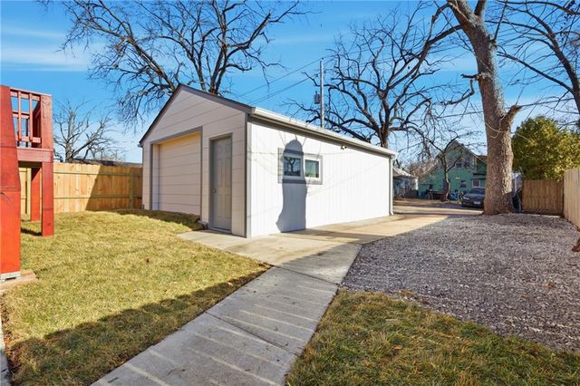 2315 Brighton Avenue, Kansas City, MO 64127