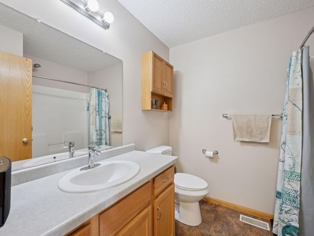 4206 Orleans Drive NE, Saint Michael, MN 55376