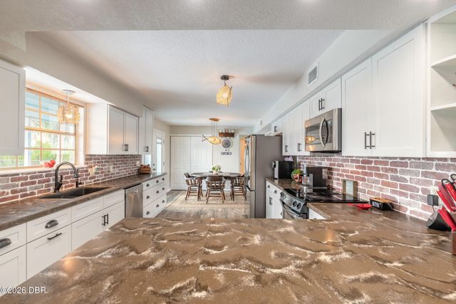 2018 Montero Circle, Deltona, FL 32738