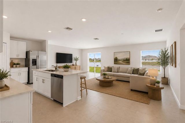 11621 SAVANNA LAKES BLVD, Lehigh Acres, FL 33974