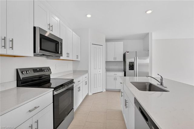 11621 SAVANNA LAKES BLVD, Lehigh Acres, FL 33974