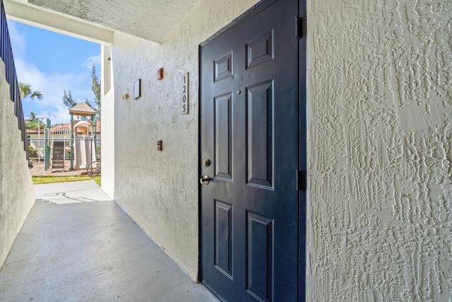 1205 Villa Lane 1205, Boynton Beach, FL 33435
