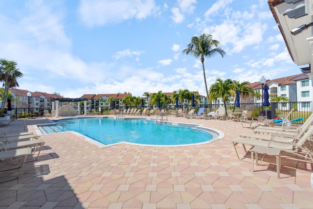 1205 Villa Lane 1205, Boynton Beach, FL 33435